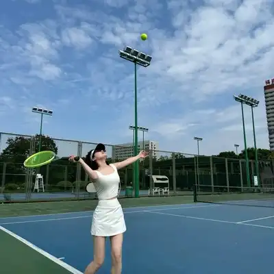 侯娟英